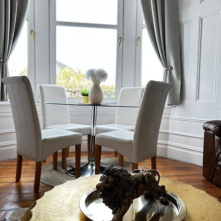 The Lazy Lion - Spacious 2 Bedroom - Town Centre Holiday Home Apartment 포트 글래스고 외부 사진