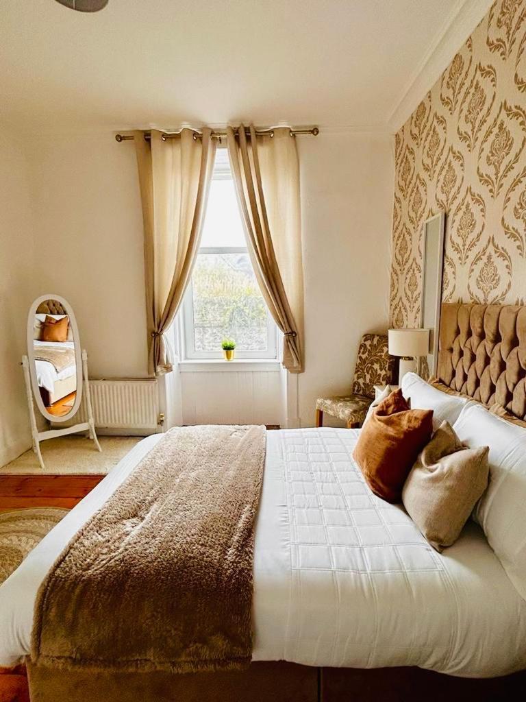 The Lazy Lion - Spacious 2 Bedroom - Town Centre Holiday Home Apartment 포트 글래스고 외부 사진
